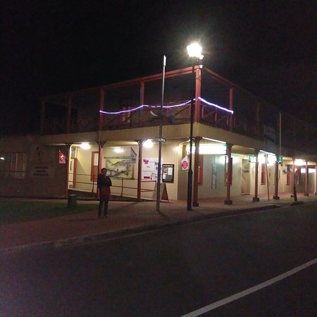 Mt Lyell Hotel Thai - European Bar And Restaurant - Maitland Accommodation 0