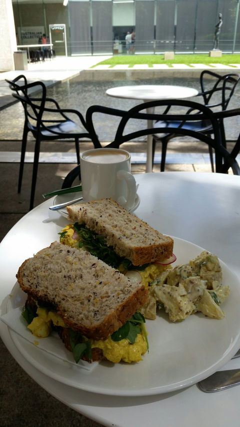 QAG Cafe - Maitland Accommodation 1