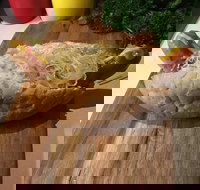 Bratwurst Bude - Sausage Hut - Maitland Accommodation