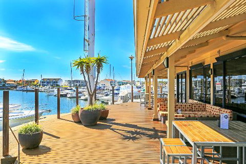 Marina Hotel - Maitland Accommodation 0