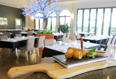 Sylvia's Restaurant & Wine Bar - Maitland Accommodation 6