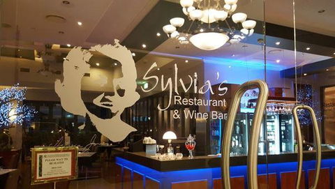 Sylvia's Restaurant & Wine Bar - Maitland Accommodation 8