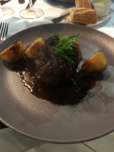 C'est Bon Restaurant Francais - Maitland Accommodation 6