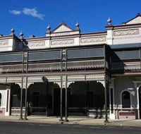 Warwick Hotel - Maitland Accommodation