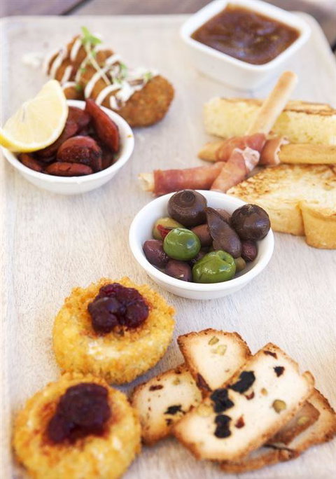 The Royal On The Waterfront - Maitland Accommodation 9