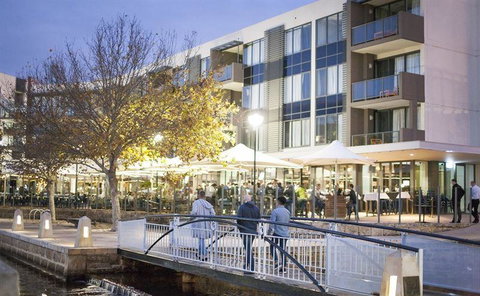 The Royal On The Waterfront - Maitland Accommodation 13