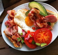 Colours of San Cris - Maitland Accommodation