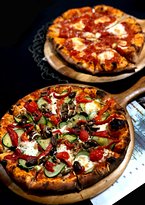 The Lounging Emu - Maitland Accommodation 3