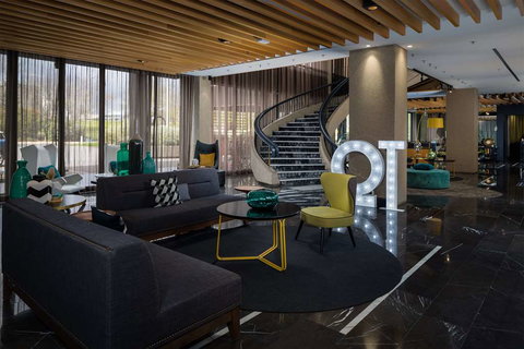 QT Canberra - Maitland Accommodation 2