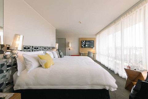 QT Canberra - Maitland Accommodation 6
