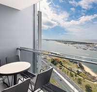 Meriton Suites Southport - Maitland Accommodation