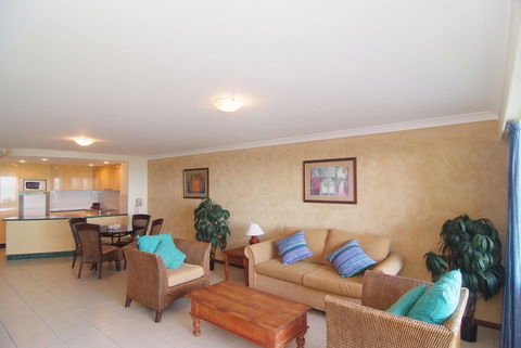 At Waters Edge Resort - Maitland Accommodation 5