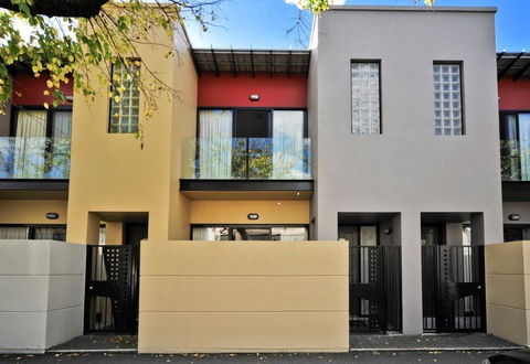 RNR Apartments, Adelaide - Maitland Accommodation 0