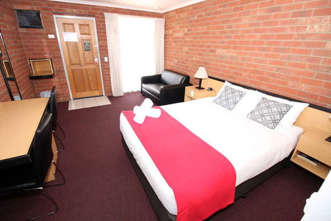 Pevensey Motor Lodge - Maitland Accommodation 2