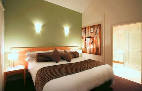 York Cove - Maitland Accommodation 2