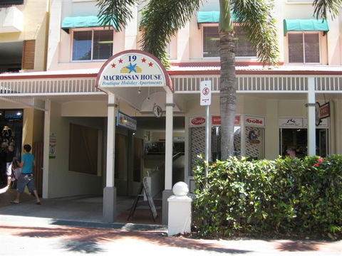 Macrossan House Boutique Holidays Apts - Maitland Accommodation 1