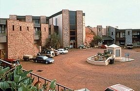 Desert Cave Hotel - Maitland Accommodation 0
