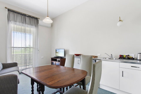 The Riversleigh - Maitland Accommodation 12