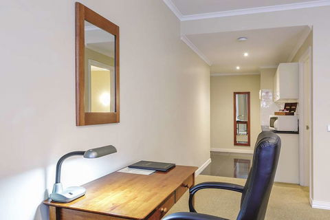 Lake Inn Ballarat - Maitland Accommodation 10