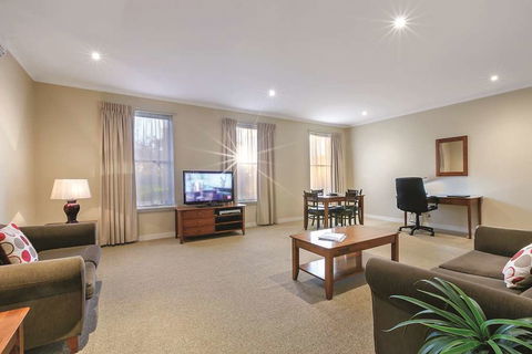 Lake Inn Ballarat - Maitland Accommodation 13