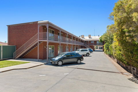 Burke & Wills Motor Inn - Maitland Accommodation 4