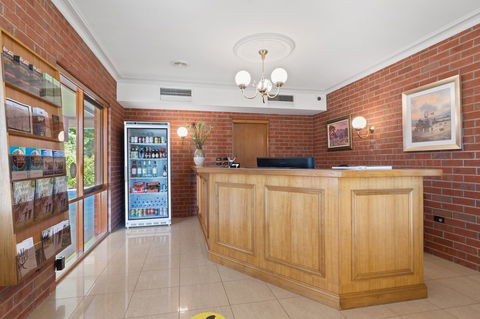 Burke & Wills Motor Inn - Maitland Accommodation 5