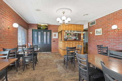 Burke & Wills Motor Inn - Maitland Accommodation 8