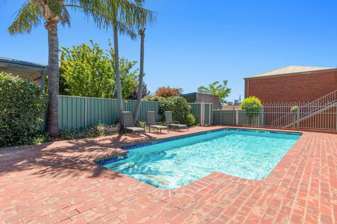 Burke & Wills Motor Inn - Maitland Accommodation 10