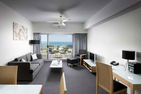 Mantra Pandanas - Maitland Accommodation 4