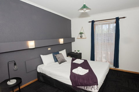 Elm Court Motel - Maitland Accommodation 0