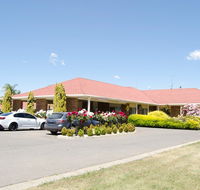 Pines Country Club Motor Inn - Maitland Accommodation
