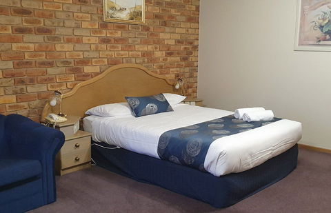 Pines Country Club Motor Inn - Maitland Accommodation 2