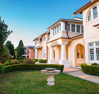 Palais Royale - Maitland Accommodation
