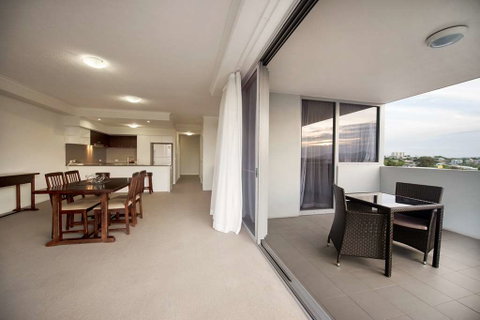 Curtis Central Apartments - Maitland Accommodation 4