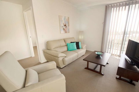 Curtis Central Apartments - Maitland Accommodation 7