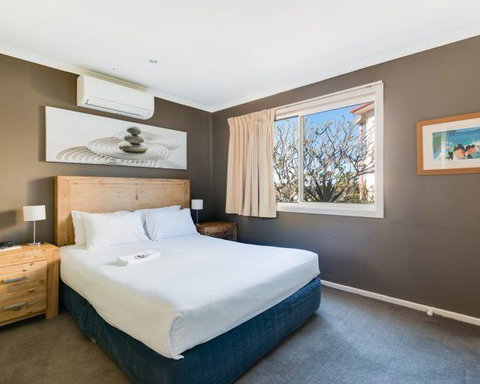 Aqualuna Beach Resort - Maitland Accommodation 2