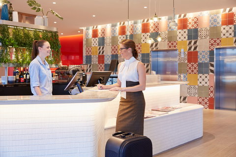 Holiday Inn Express Brisbane Central - Maitland Accommodation 5