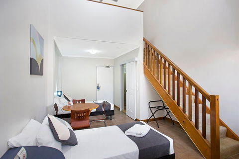 Econo Lodge City Palms Brisbane - Maitland Accommodation 3