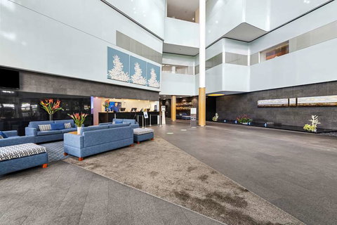 Shangri-La Hotel, The Marina - Maitland Accommodation 2