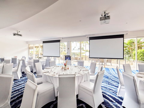 Novotel Cairns Oasis Resort - Maitland Accommodation 9