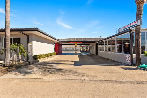 Econo lodge Moree Spa Motor Inn - Maitland Accommodation 1