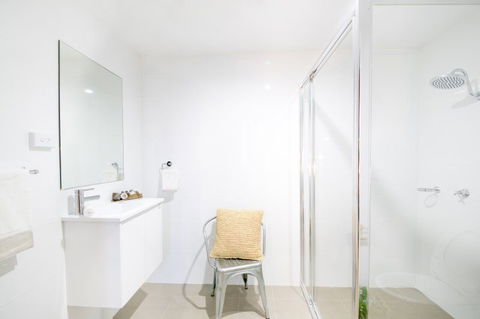 The Urban Newtown - Maitland Accommodation 2