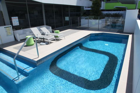 Code Apartments - Maitland Accommodation 1