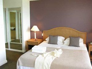 Sea Change Beachfront Apartments - Maitland Accommodation 1