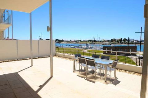 York Cove - Maitland Accommodation 7