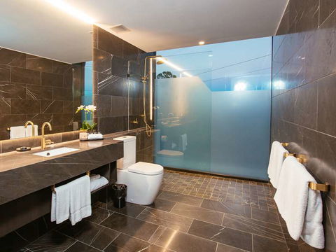 Eatons Hill Hotel - Maitland Accommodation 2