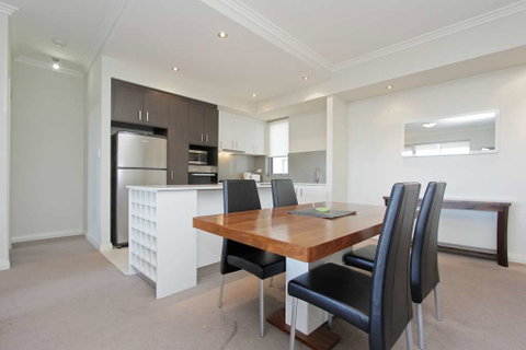 Zappeion Apartments - Maitland Accommodation 1