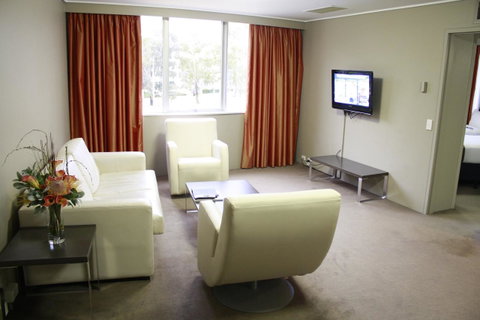 Pavilion On Northbourne - Maitland Accommodation 5