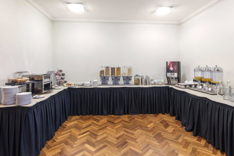 Garden City Hotel, Best Western Signature Collection - Maitland Accommodation 24