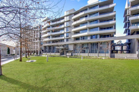 Realm Park 39 Barton ACT - Maitland Accommodation 39